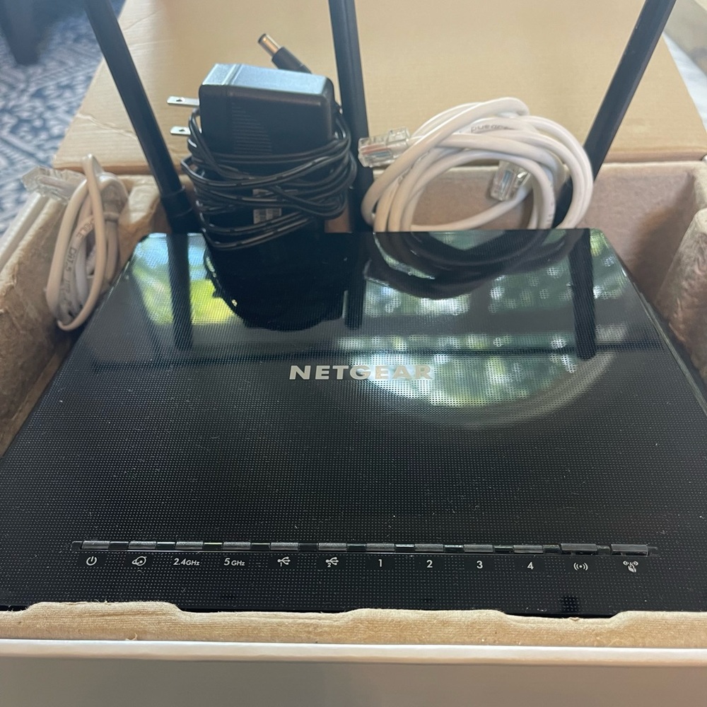 Netgear ac1750 Smart WiFi Router - Picture 4 of 6